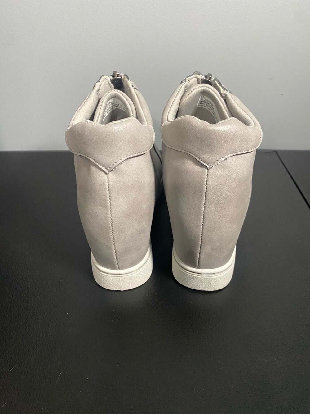 maurices Ginger Front Zip Sneaker Wedge Gray Size 6.5 - Picture 3 of 8